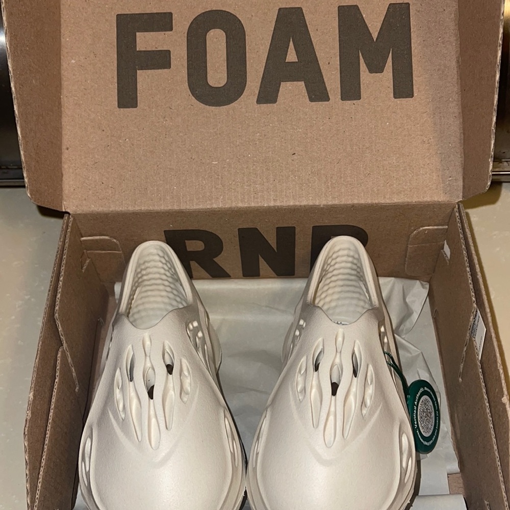 Infant yeezy foam runners toddler 8